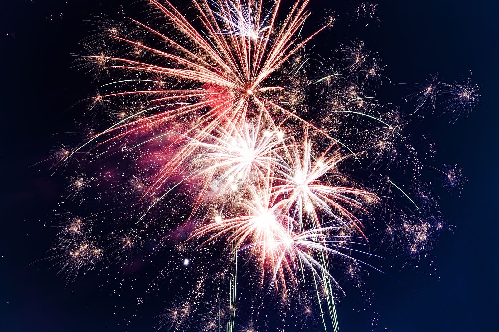 Feuerwerk am Nachthimmel